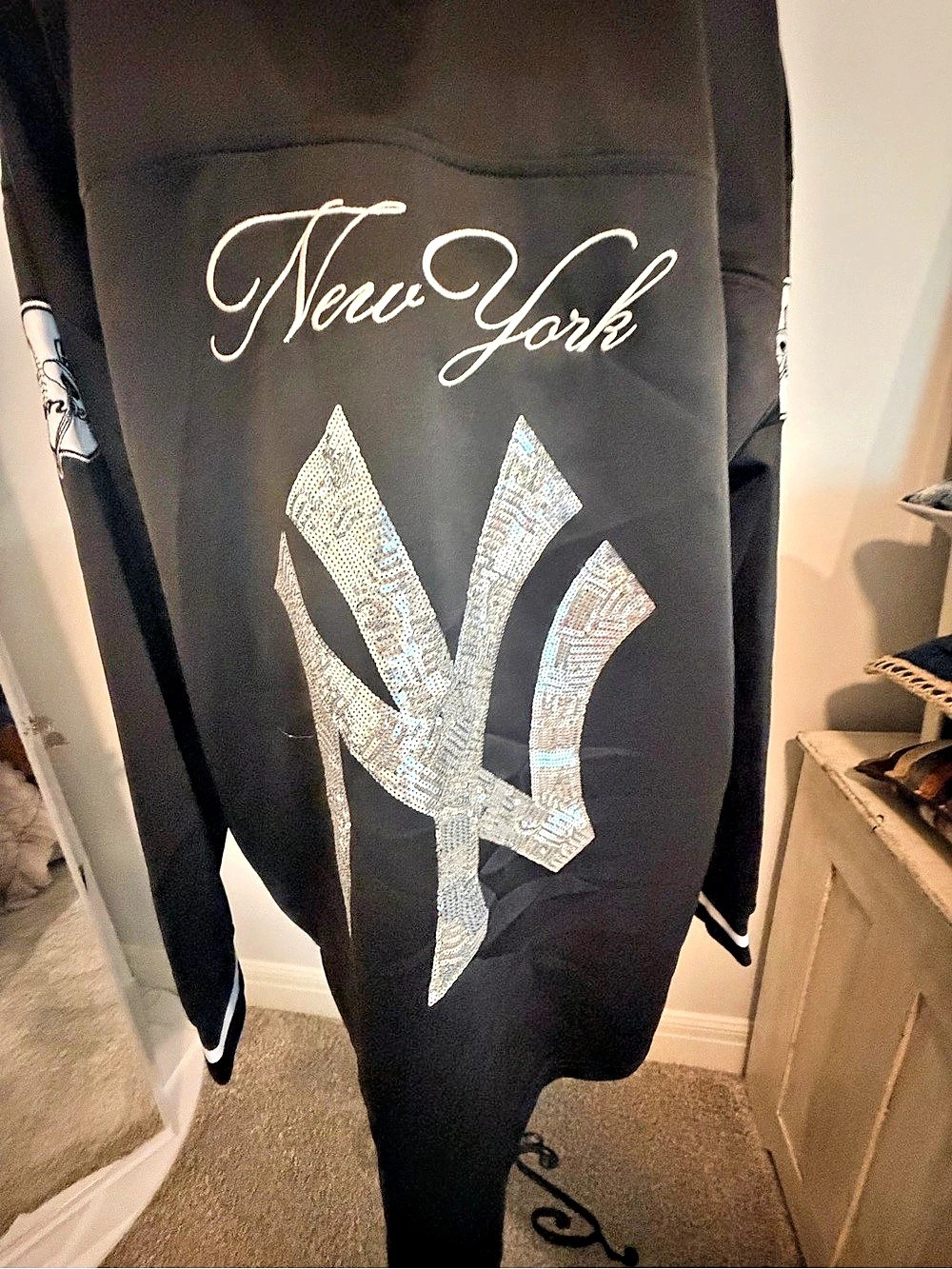 The Wild Collective New York Yankees Black & White NWT Size Small Varsity pullov